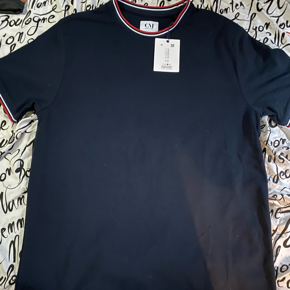 Tee shirt
